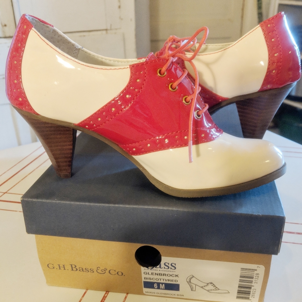 Bass Glenbrook saddle shoes 6